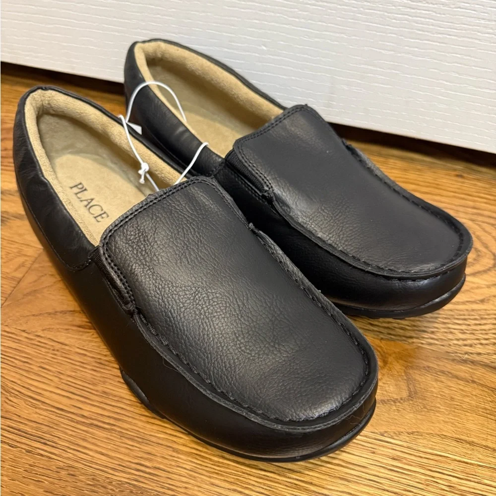 NWT The Children place kids Loafers size 6